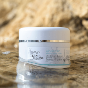 maschera-viso-argilla-verde-acqua-termale